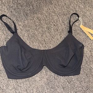 NWT SKIMS Fits Everybody Unlined Demi Bra Black